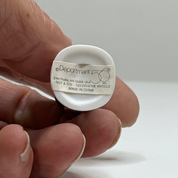 Dept 56 Pip from Great Expectations Satis Manor - Loose Figurine from 1998 - Picture 6 of 6